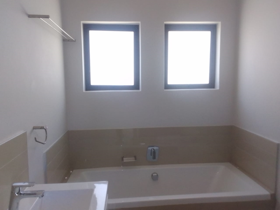 To Let 3 Bedroom Property for Rent in Winterstrand Eastern Cape